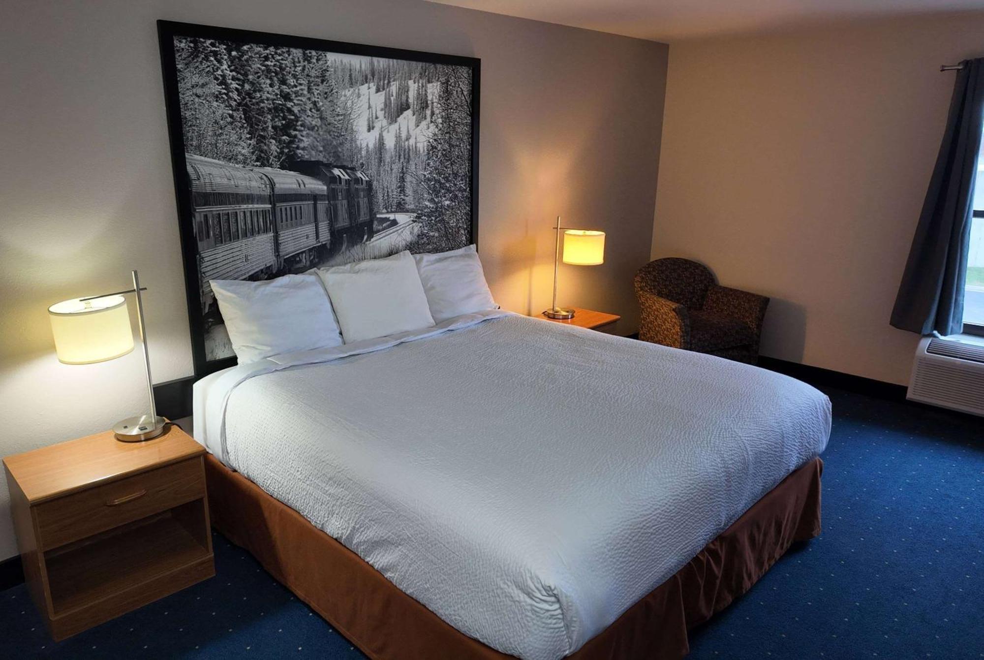 ซูเปอร์ 8 บาย วินด์แฮม แฮมป์เชียร์ อิลลินอยส์ Hotel Hampshire ภายนอก รูปภาพ