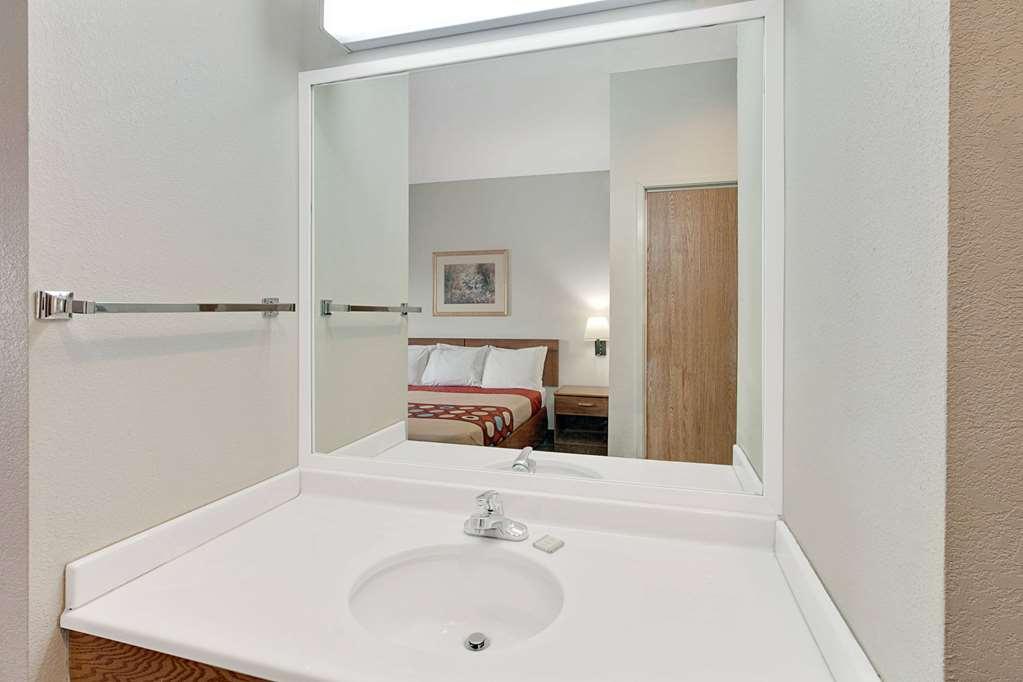 ซูเปอร์ 8 บาย วินด์แฮม แฮมป์เชียร์ อิลลินอยส์ Hotel Hampshire ห้อง รูปภาพ